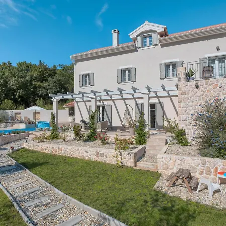 Holiday Frangipane - Ckv405 By Interhome *
