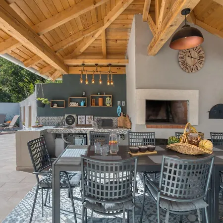 Holiday Frangipane - Ckv405 By Interhome *