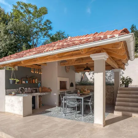 Holiday Frangipane - Ckv405 By Interhome Drivenik